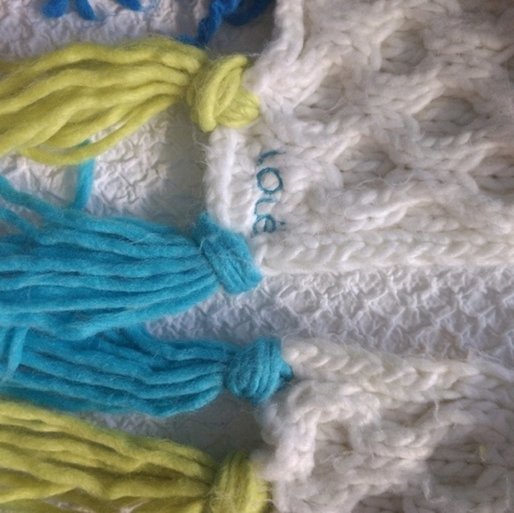 Lole Color Block Scarf With Fringe. - Picture 6 of 6